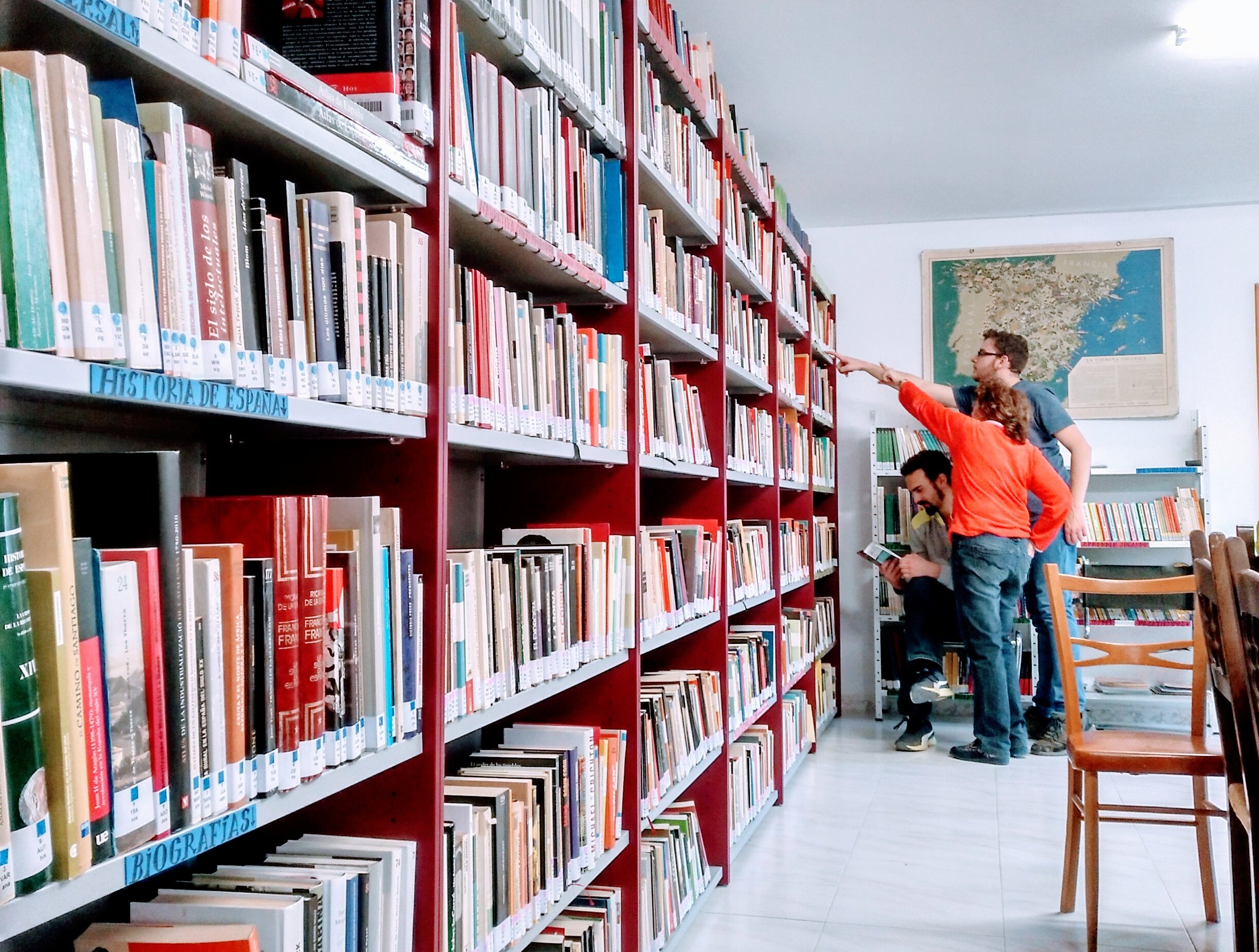 Imagen del interior de la biblioteca